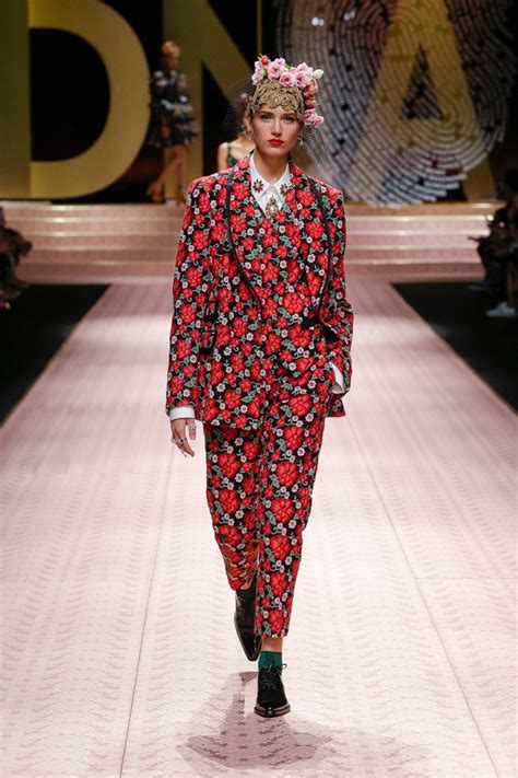 foulard dolce gabbana primavera estate 2019|dolce and gabbana pants.